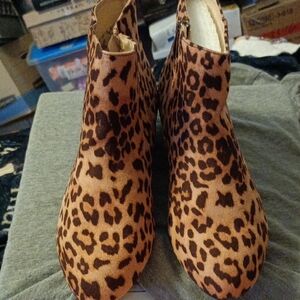 New Leopard Ankle Boots By Dunion Size 10m